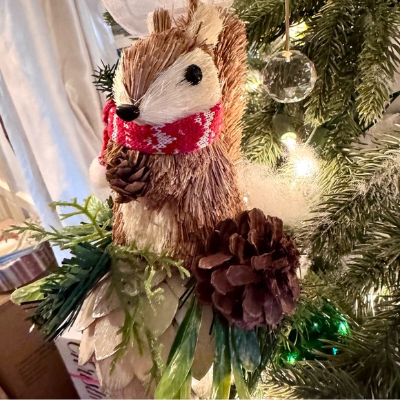 NEW! Woodland Fury Tail Squirrel Artichoke Christmas Ornament. - Picture 5 of 8
